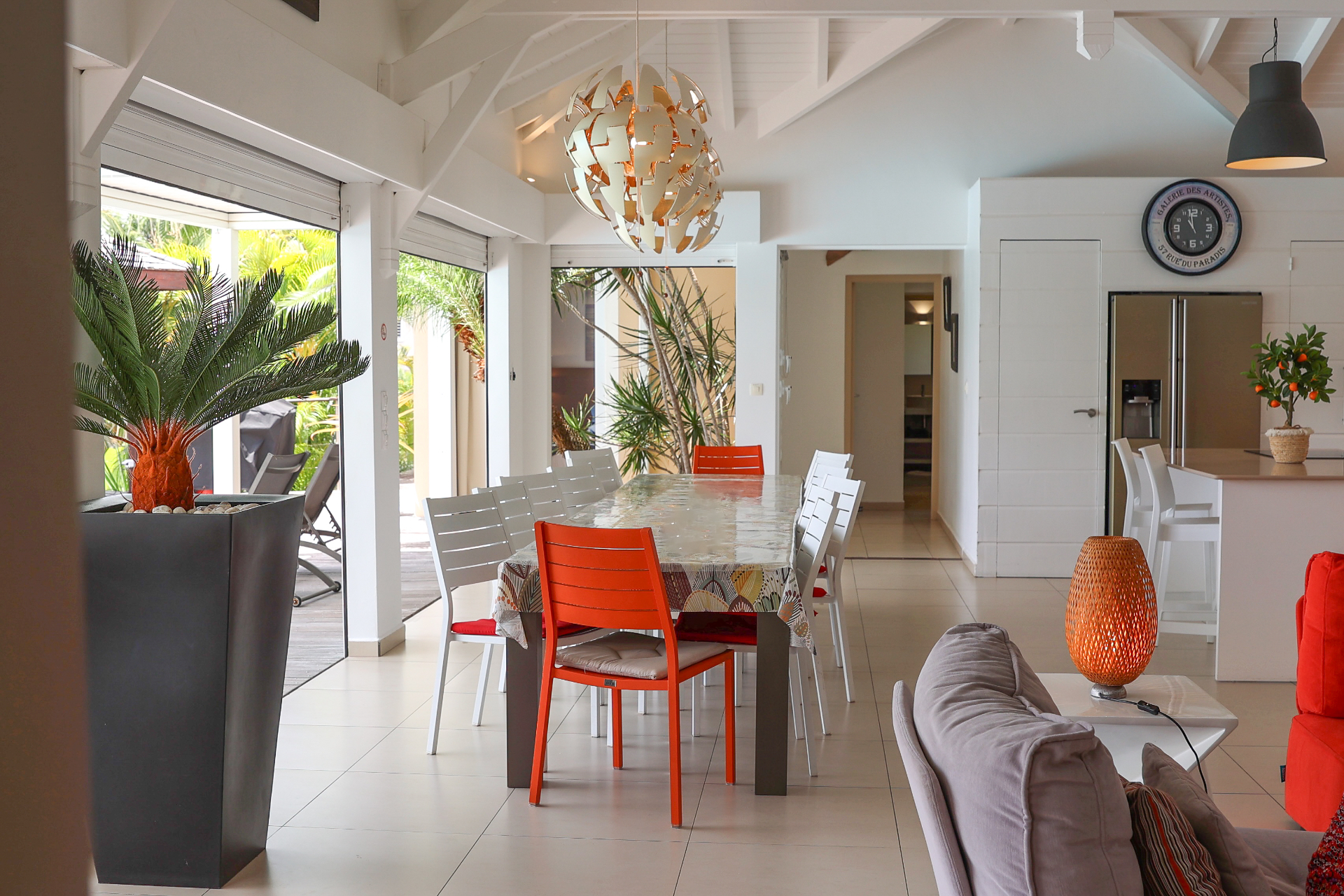 Salle à manger ouverte sur terrasse